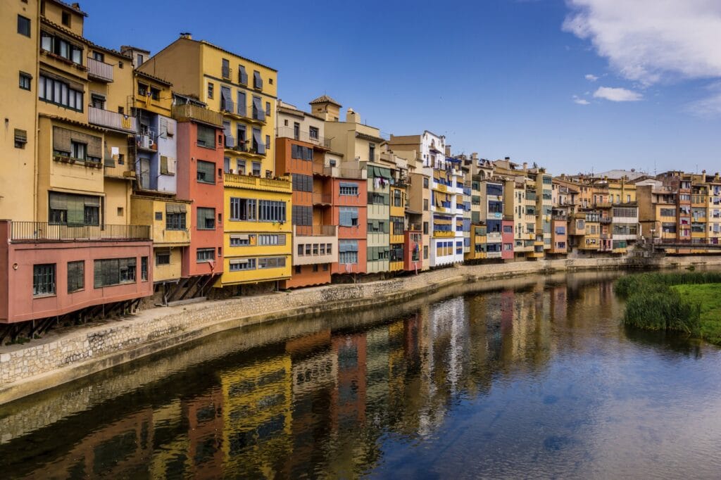 Girona é uma aula de história a céu aberto